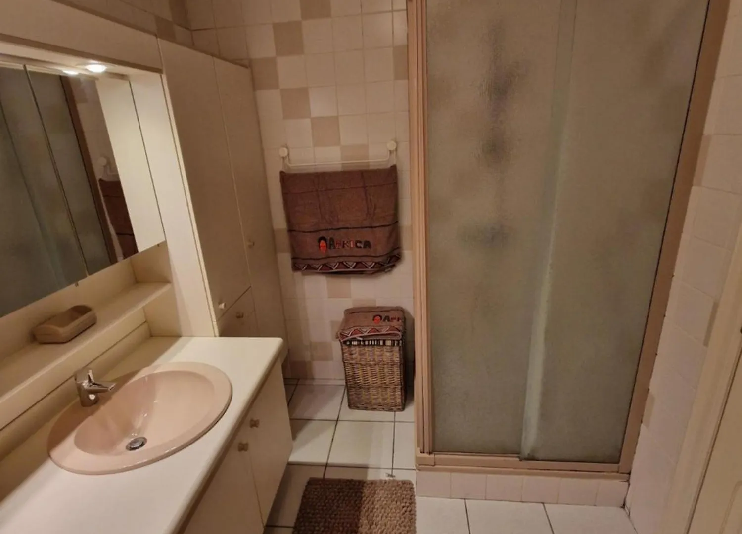Very Large Duplex 4-Bedroom Apartment Less Than 5 Minutes From The Sea! T46 Ostend