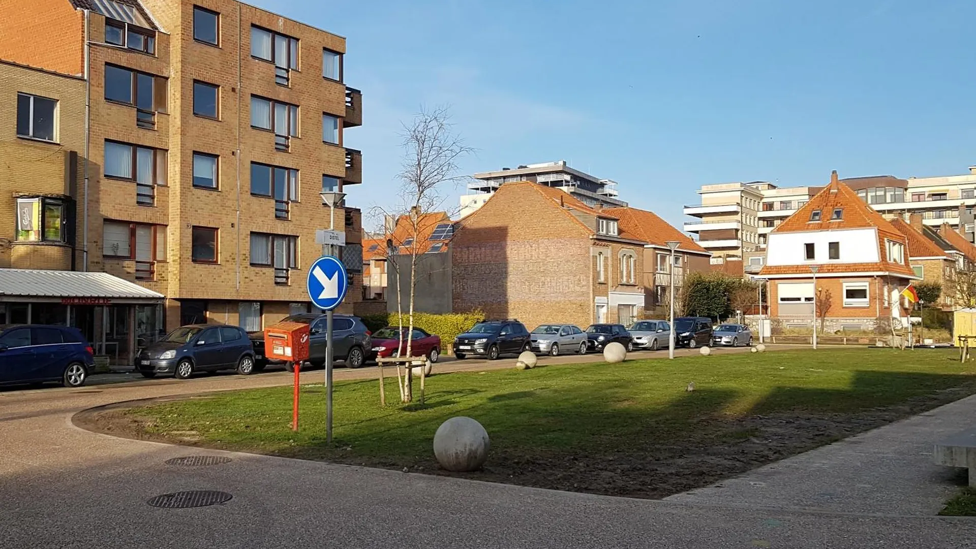 Very Large Duplex 4-Bedroom Apartment Less Than 5 Minutes From The Sea! T46 Ostend Belgium