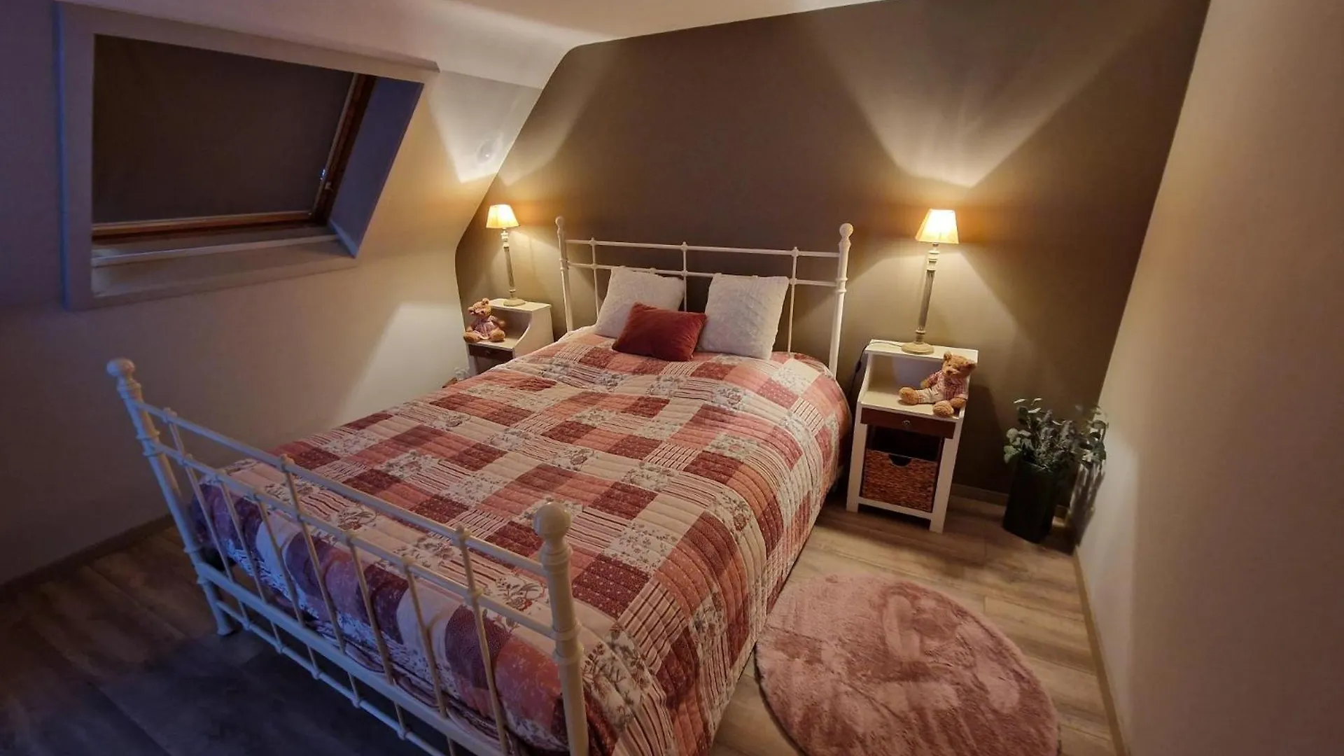 Very Large Duplex 4-Bedroom Apartment Less Than 5 Minutes From The Sea! T46 Ostend 0*,  Belgium