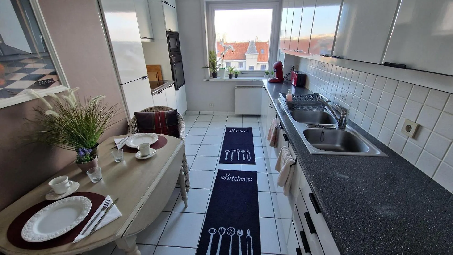 Very Large Duplex 4-Bedroom Apartment Less Than 5 Minutes From The Sea! T46 Ostend
