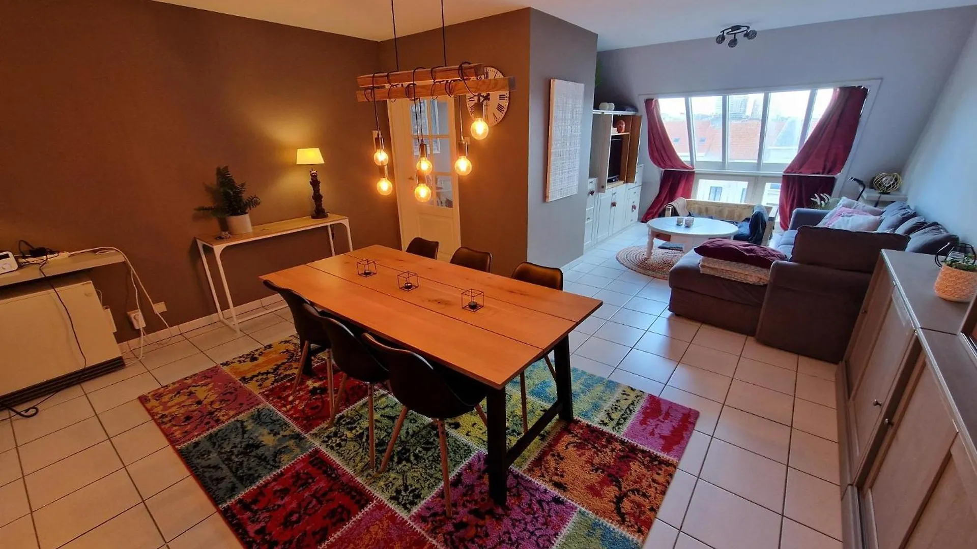 Very Large Duplex 4-Bedroom Apartment Less Than 5 Minutes From The Sea! T46 Ostend